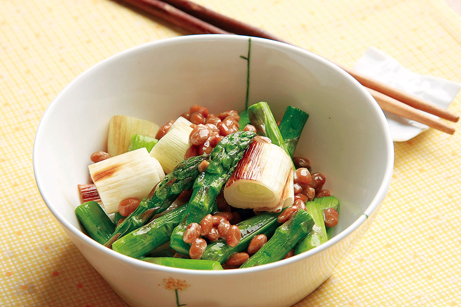 焼きアスパラと焼きねぎの納豆あえ