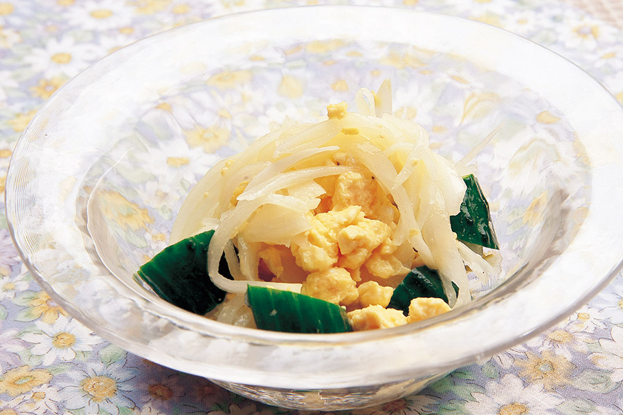 玉ねぎのドレッシングサラダの炒り卵