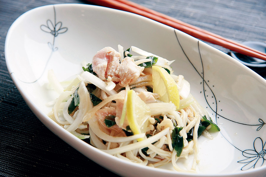 蒸し鶏と新玉ねぎのレモン醤油
