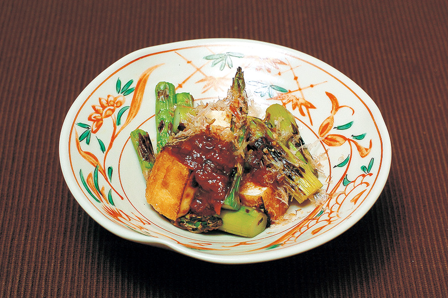 アスパラと厚揚げの梅かつおあえ