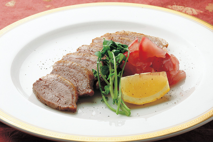 あいがものロース りんごジャム添え