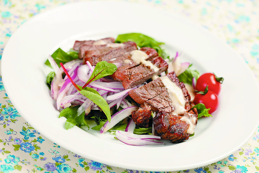 グリルDE牛ステーキサラダ