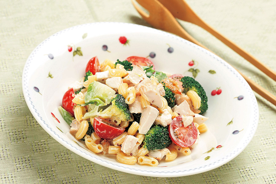 鶏肉とマカロニのサラダ