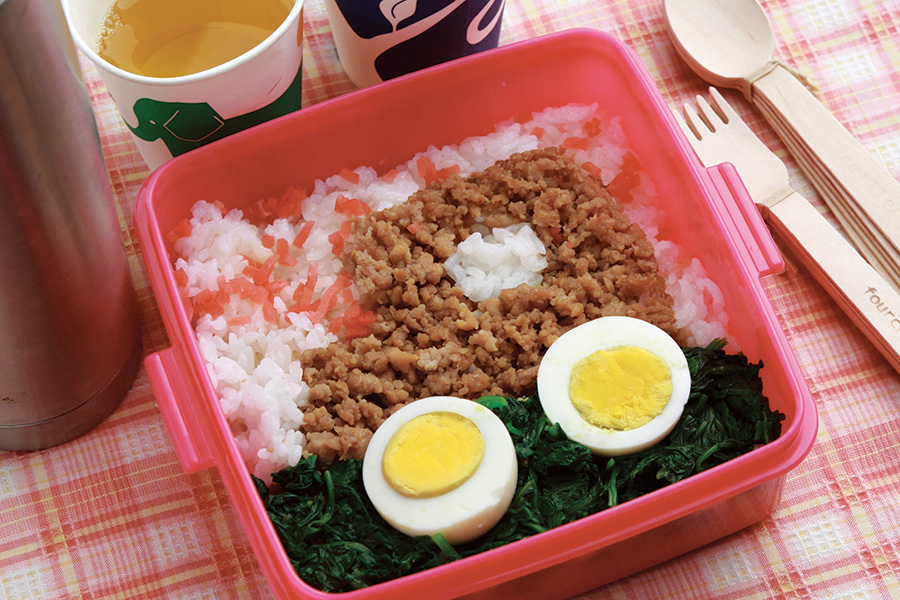 とりそぼろカー弁当