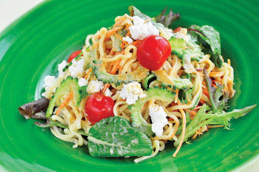 ゴーヤとにんじんのサラダ麺