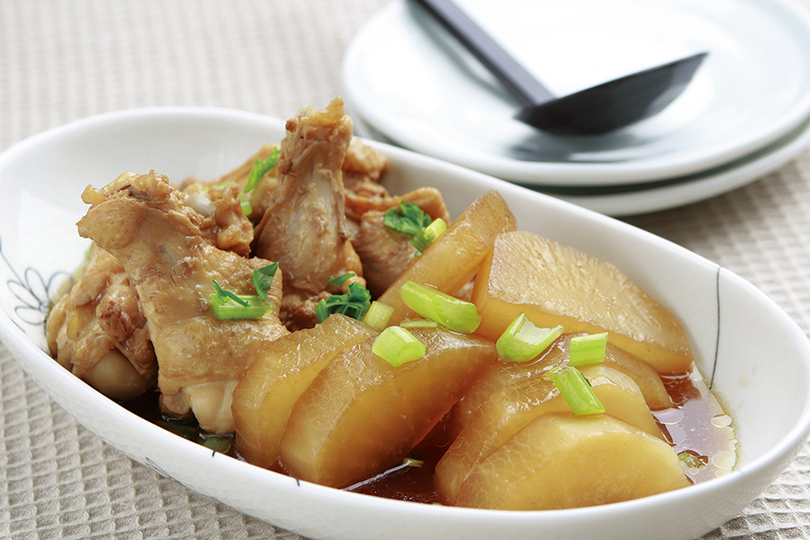 大根と手羽元の 黒酢煮込み