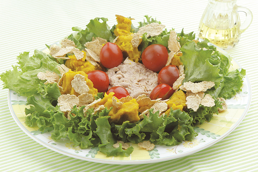 コーンフレークとシーチキン入りかぼちゃサラダ