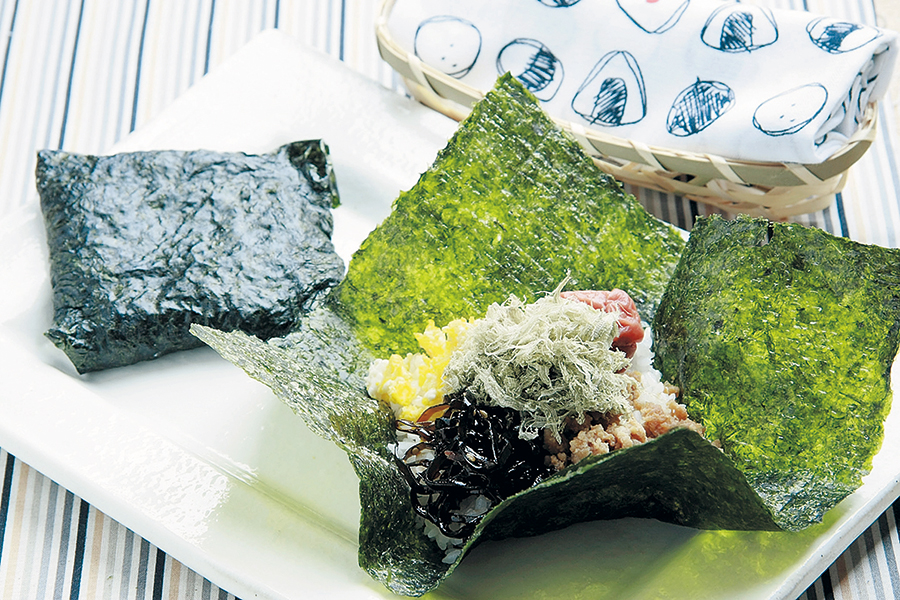 純とろとごま昆布の座布団おにぎり