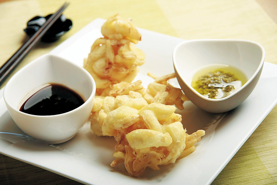 ゆり根のカリ、サク黒酢ソース