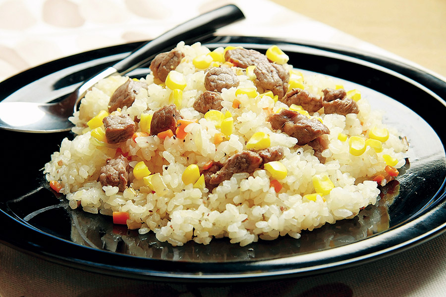 牛ステーキ肉のサイコロピラフ