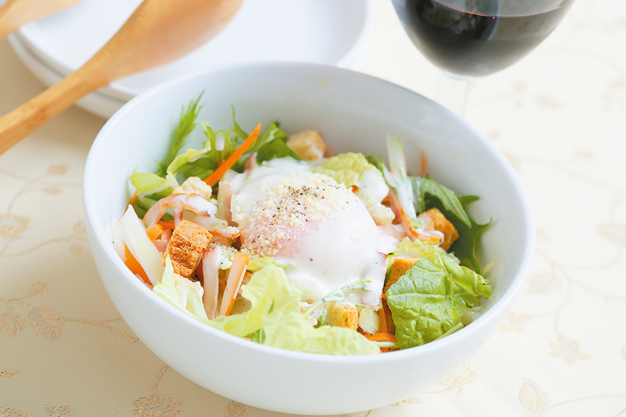 白菜とベーコンのシーザーサラダ