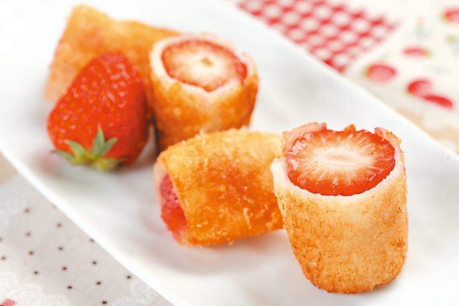 いちごの揚げロール