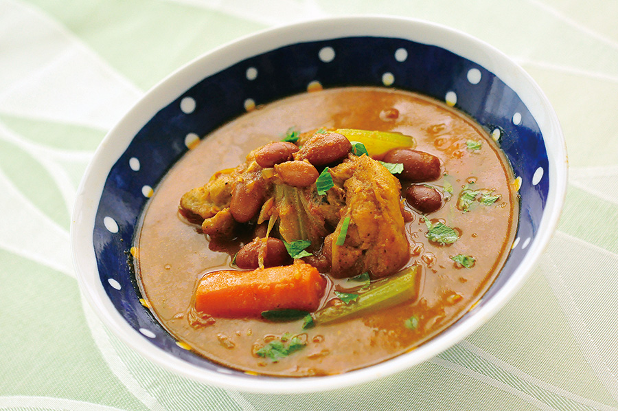 金時豆と骨つき鶏のカレースープ