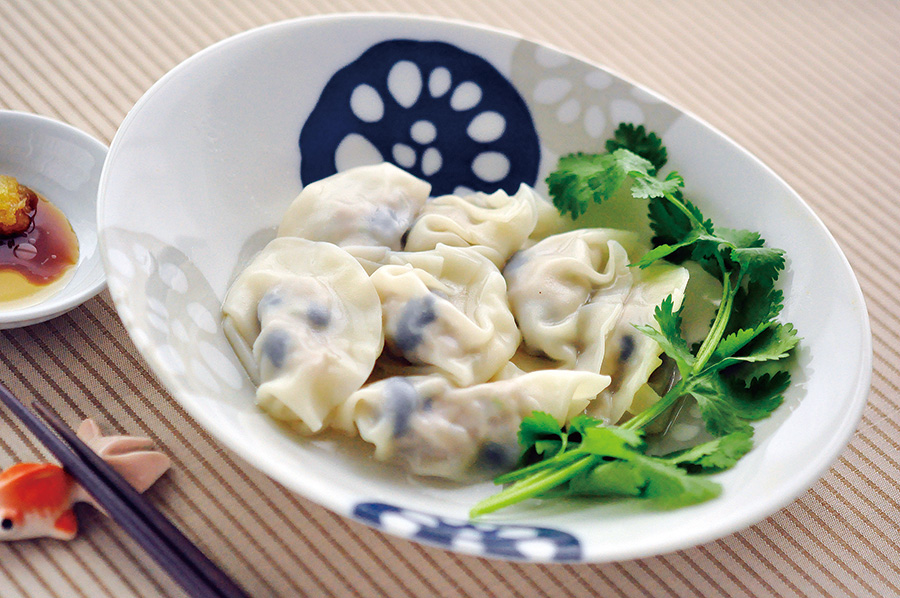 黒大豆と大根の水餃子